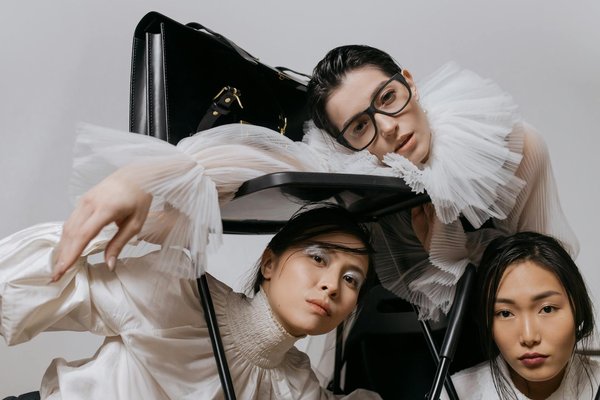 Discover the Best UK Boutiques for Customizing Your Winter Wedding Bridal Attire